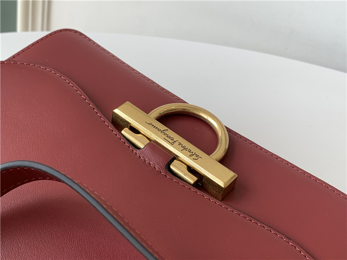 페레가모 플랩백 21H321-3 2020/신상