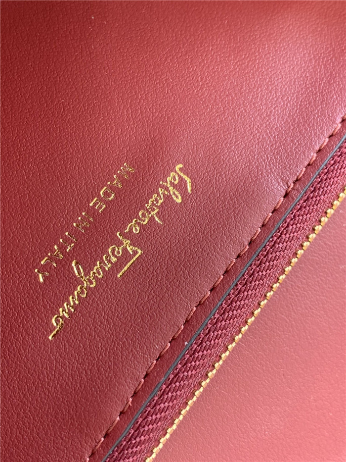 페레가모 플랩백 21H321-3 2020/신상