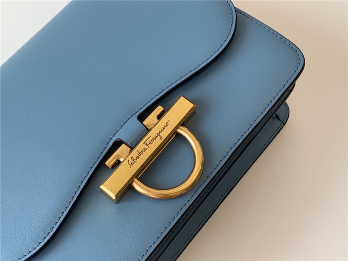 페레가모 플랩백 21H321-5 2020/신상