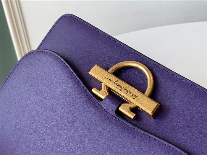 페레가모 플랩백 21H321-6 2020/신상