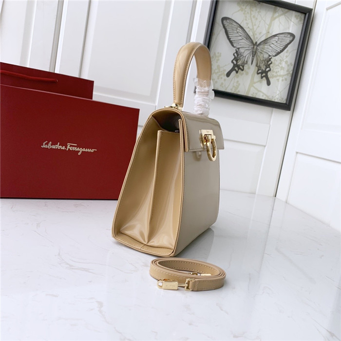 페레가모 토트&숄더백 DY-212269-4