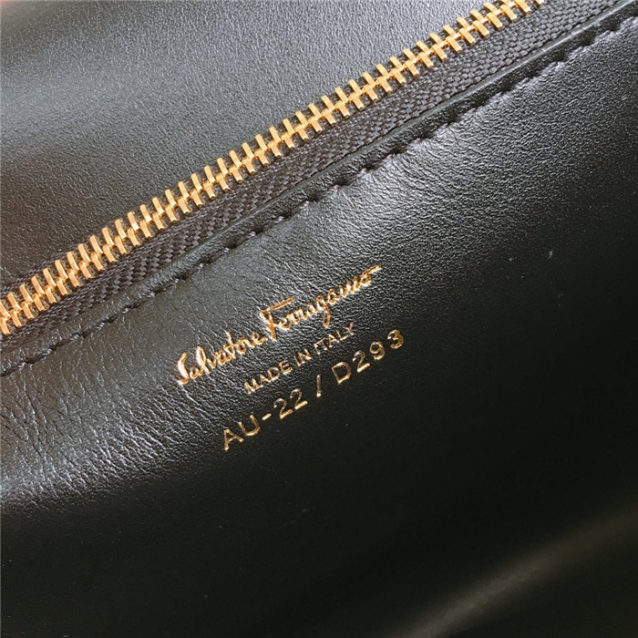 페레가모 숄더백 22D293-2 2020/신상