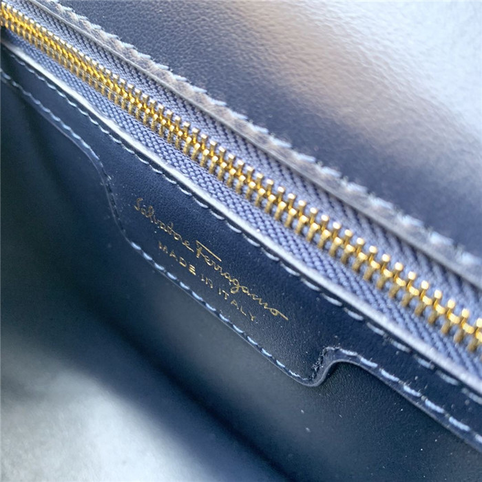 페레가모 플랩 체인백  21H168-2 2020/신상