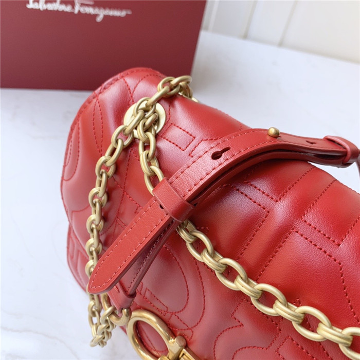 페레가모 플랩 체인백  21H168-3 2020/신상