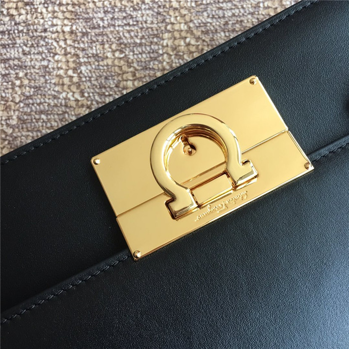 페레가모 숄더백 FZ-21E099-1 신상