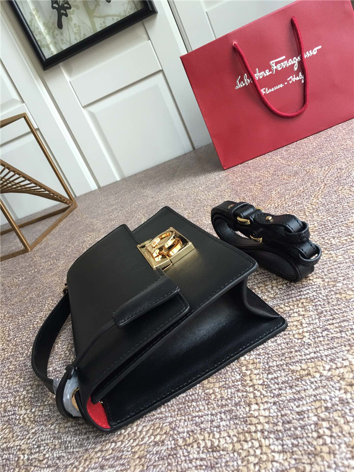 페레가모 숄더백 FZ-21E099-1 신상