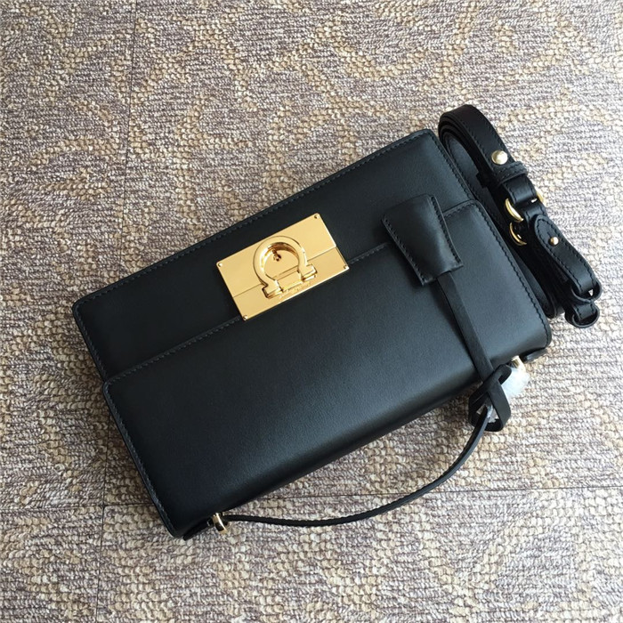 페레가모 숄더백 FZ-21E099-1 신상