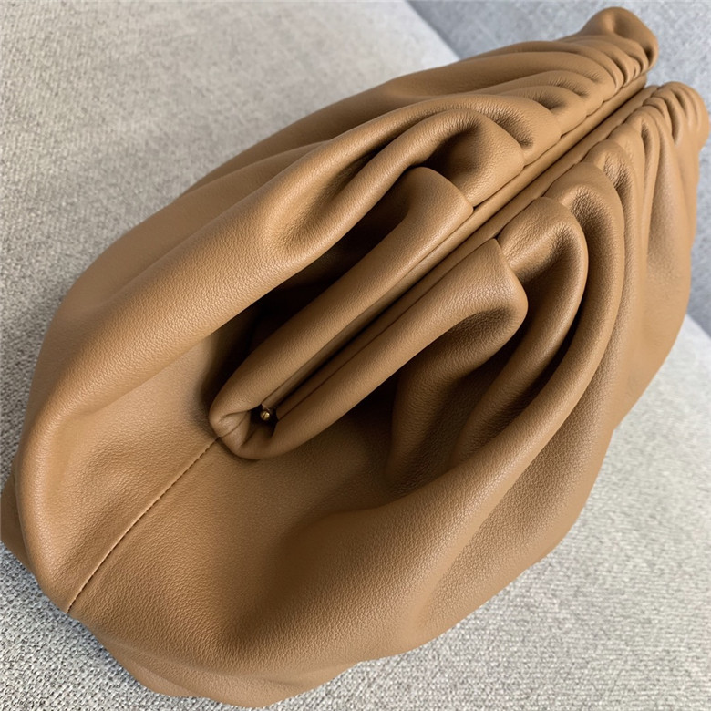 보테가베네타 버터카프 파우치백 라지 576227신상