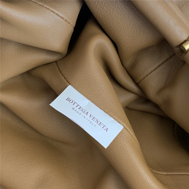 보테가베네타 버터카프 파우치백 라지 576227신상