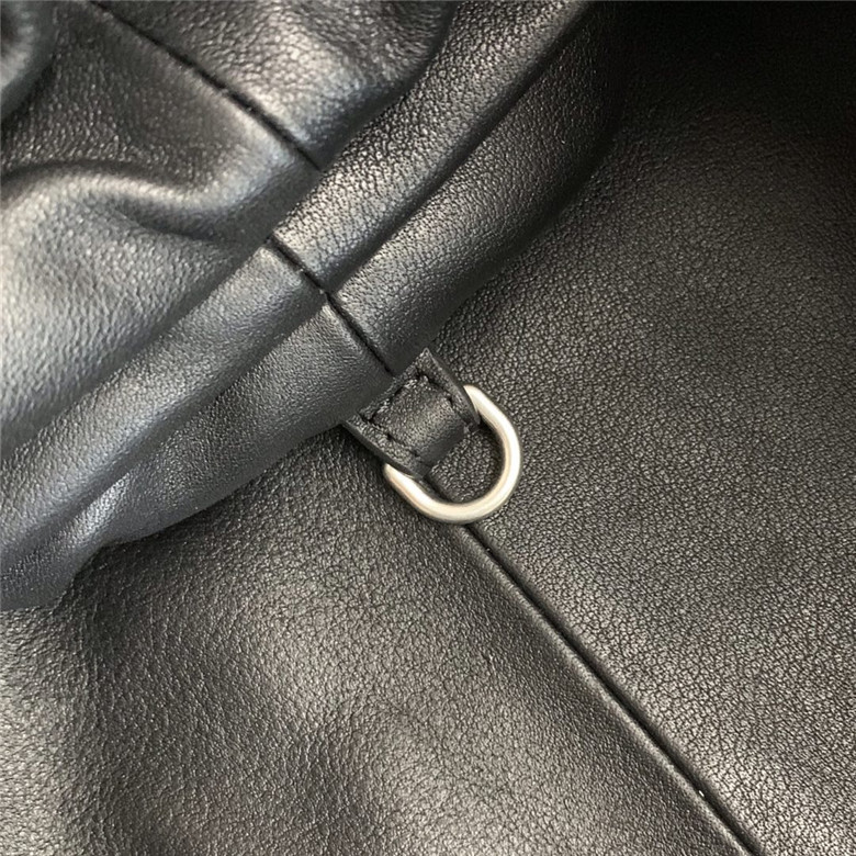 보테가베네타 버터카프 파우치백 라지 576227 신상