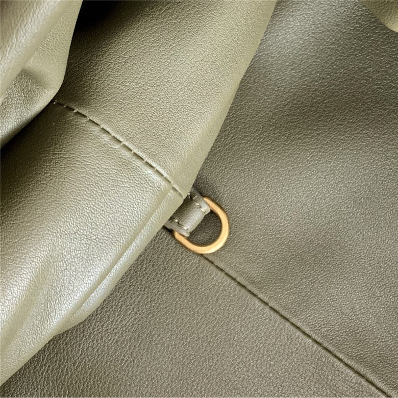 보테가베네타 버터카프 파우치백 라지 576227 신상