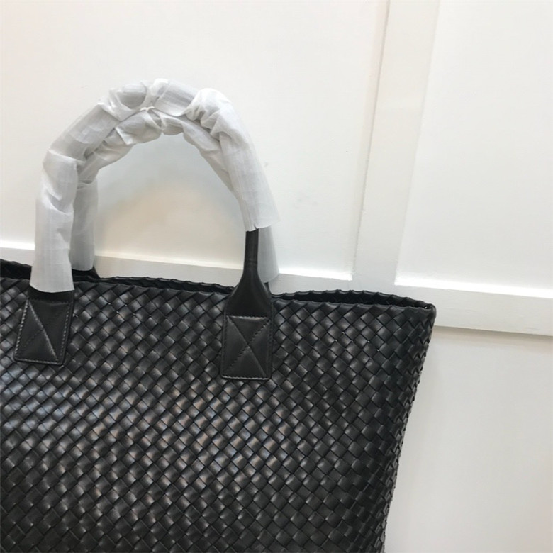 보테가 쇼핑백 BV5211