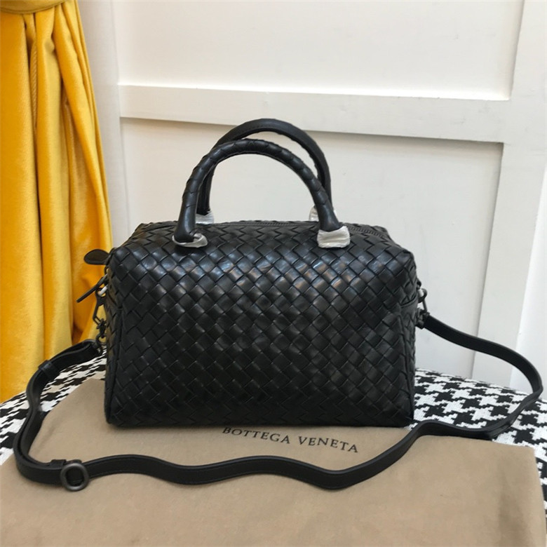 보테가 토트&숄더백BV2011