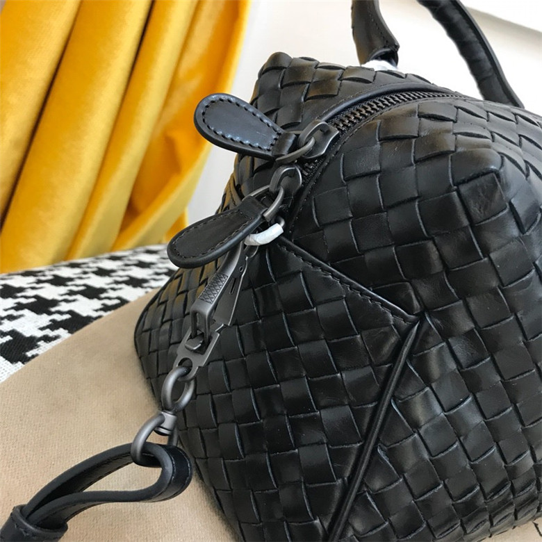 보테가 토트&숄더백BV2011