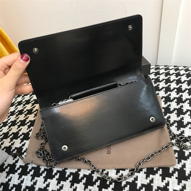 보테가 체인숄더백 BV3001