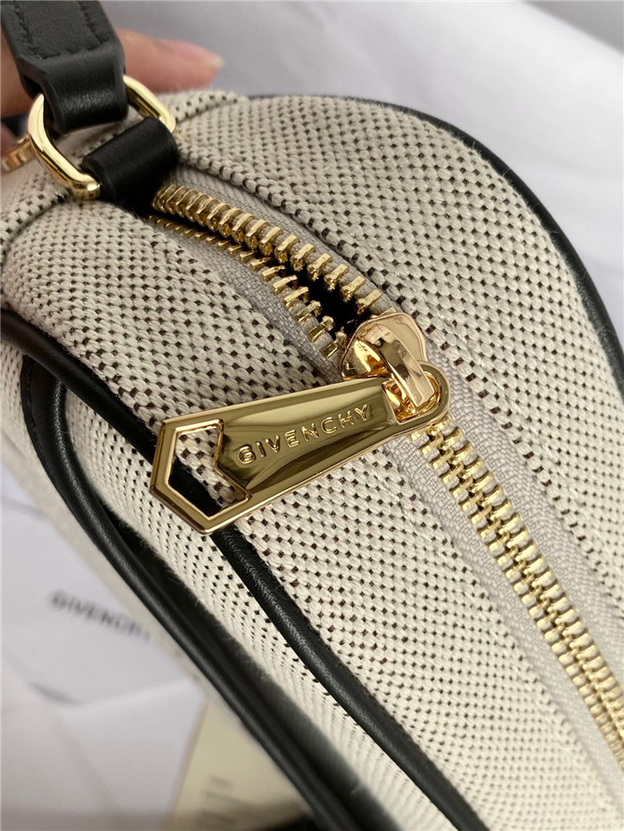 GIVENCHY 지방시 본드 카메라백 G89001 신상