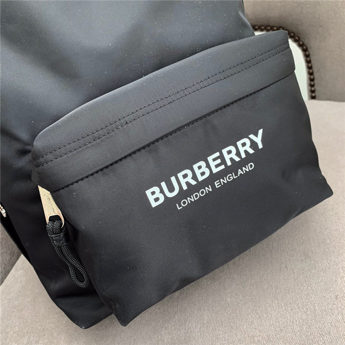 Burberry 버버리 나일론 백팩 B197810-3 신상