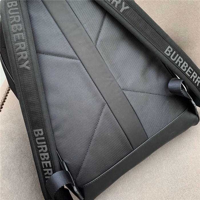 Burberry 버버리 나일론 백팩 B197810-3 신상