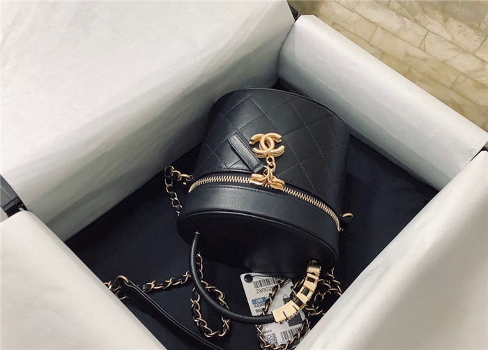 CHANEL 샤넬 미니 버킷백 AS2061 신상