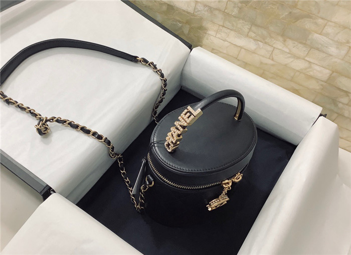 CHANEL 샤넬 미니 버킷백 AS2061 신상