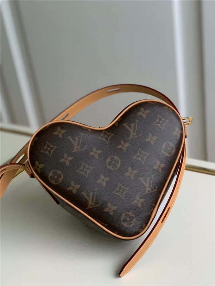 Louis Vuitton 루이비통 게임 온 쾨르 M57456 신상