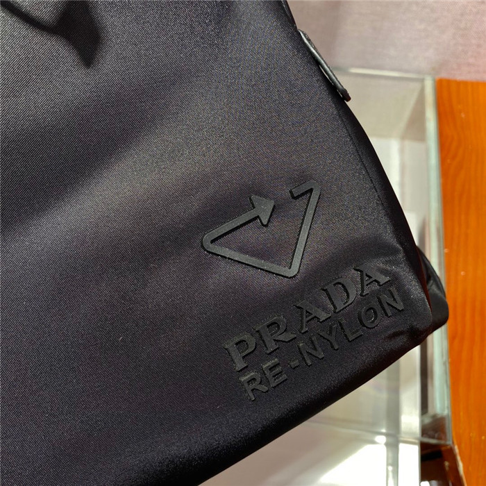 PRADA 프라다 나일론 백팩 2VZ135 신상