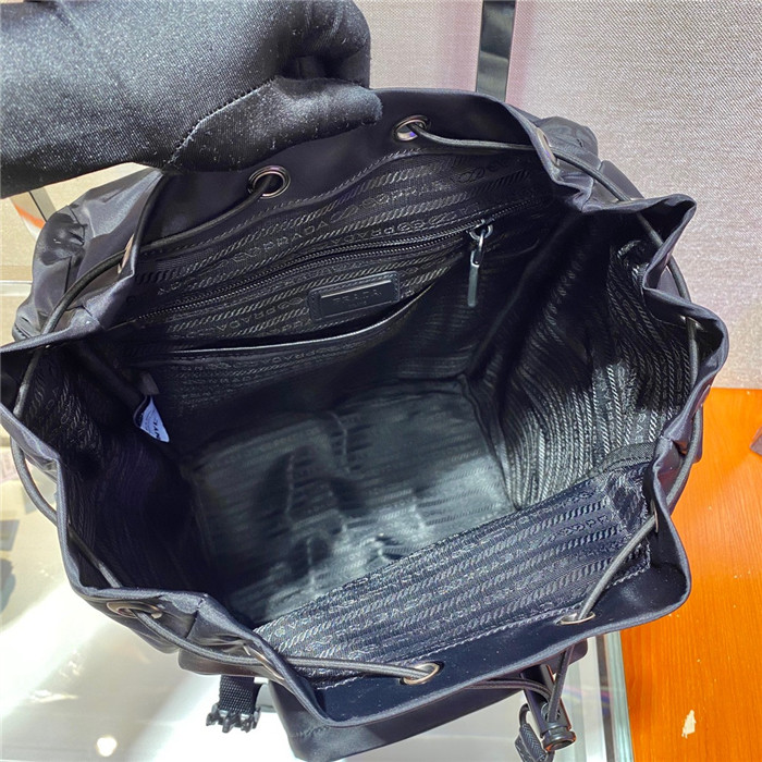 PRADA 프라다 나일론 백팩 2VZ135 신상