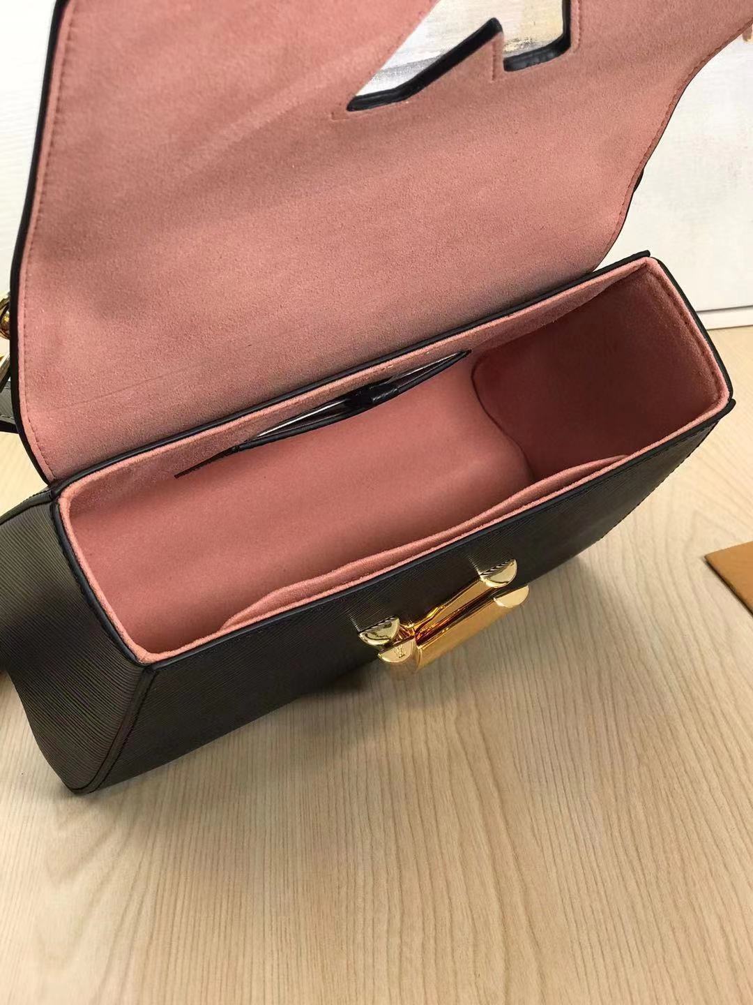  Louis Vuitton 루이비통 트위스트 MM M55677
