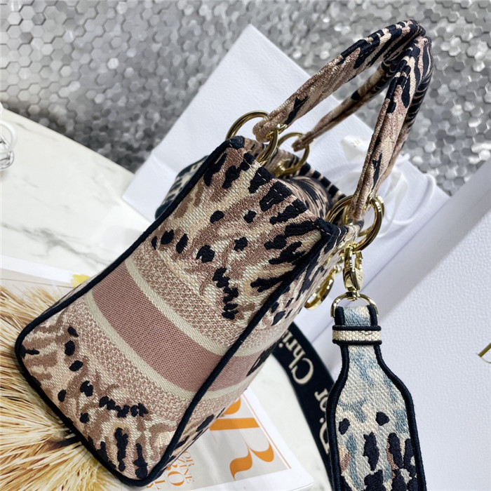 Dior 디올 레이디 D-라이트백 M0565 /신상