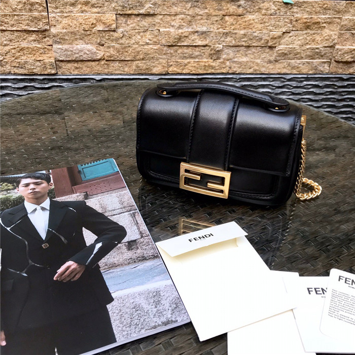 Fendi  펜디 미니 바케트백 F8045-2