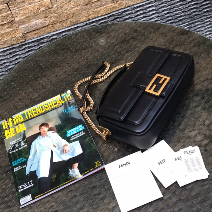 Fendi 펜디 미듐 바케트백 F8783-2
