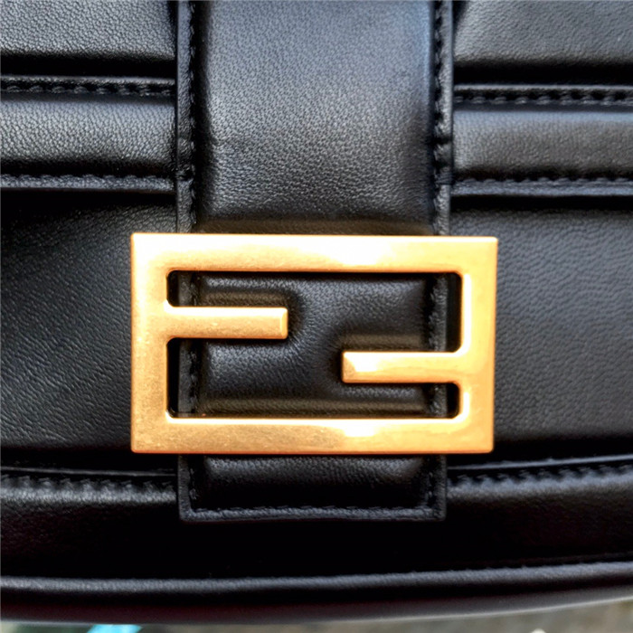 Fendi 펜디 미듐 바케트백 F8783-2