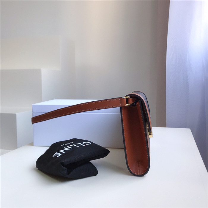 Celine 셀린느 트리옴페 WOC C195263