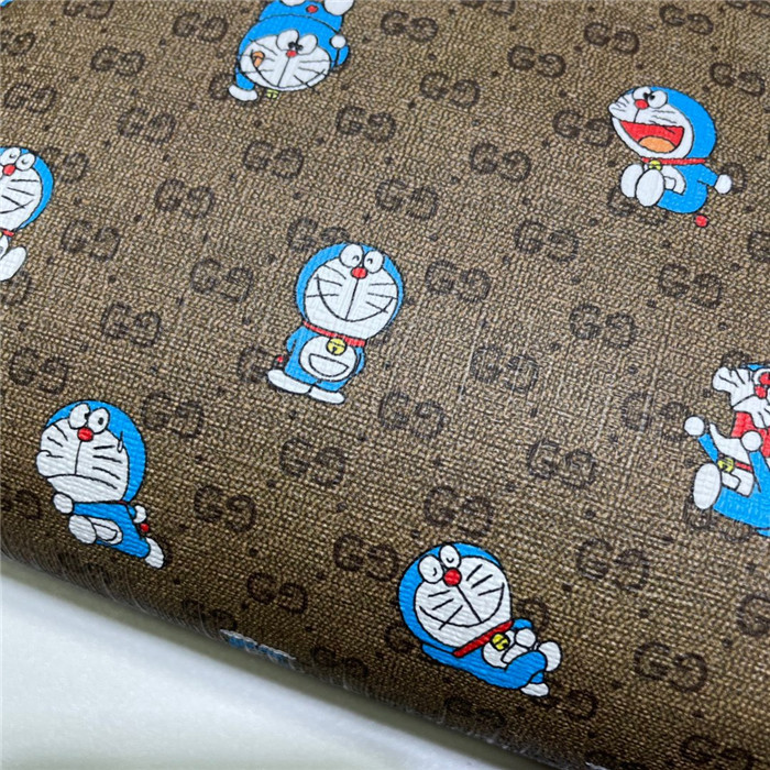 GUCCI 구찌 X 도라에몽 미니 크로스백 647784