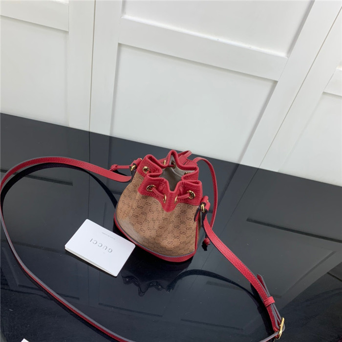 GUCCI 구찌 도라에몽 미니 버킷백