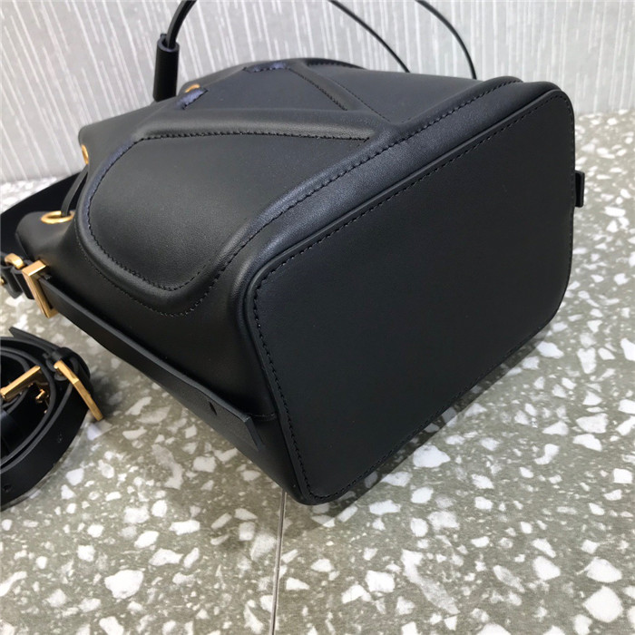 VALENTNIO    발렌티노 버킷백 V2600-2
