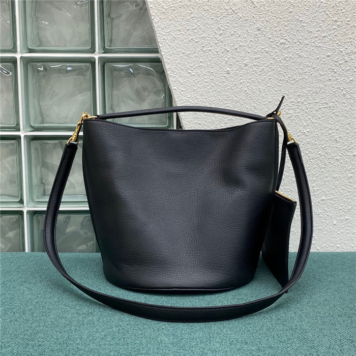 Celine 셀린느 스무스 카프스킨 버킷백