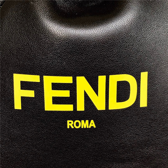 Fendi 펜디 숄더&크로스백 미듐
