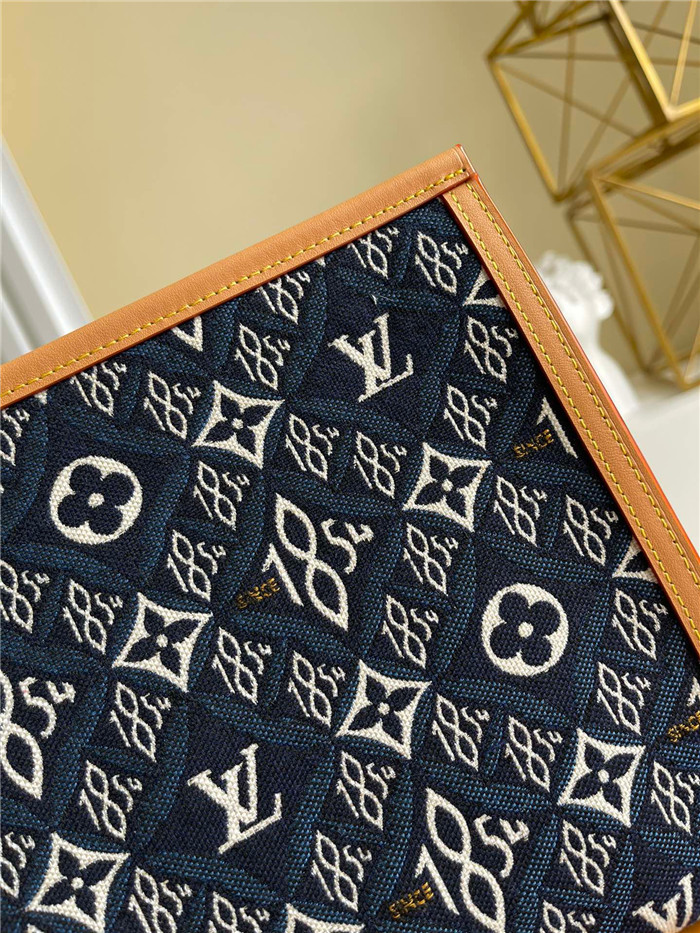 Louis Vuitton  루이비통 SINCE 1854 포쉐트 토일레트