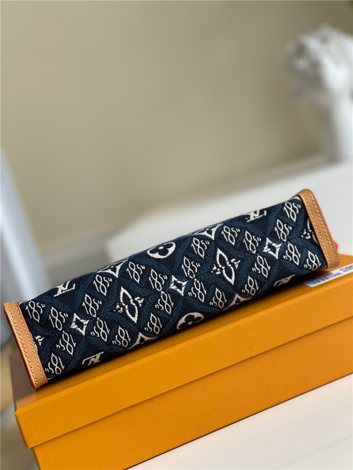 Louis Vuitton  루이비통 SINCE 1854 포쉐트 토일레트