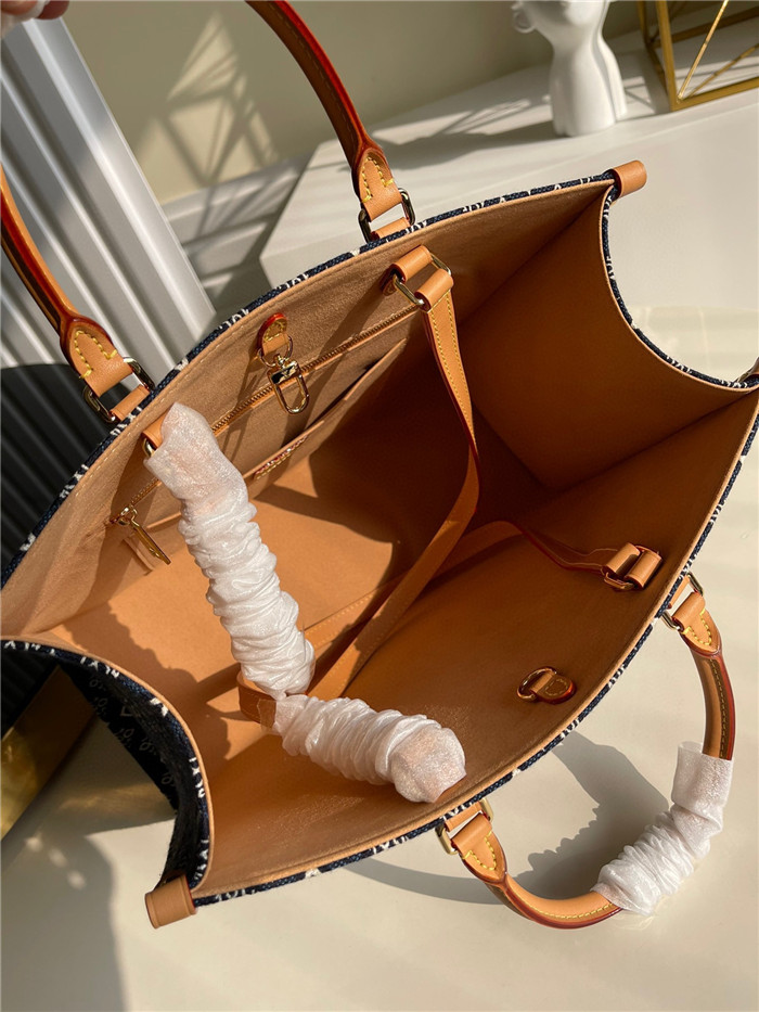 Louis Vuitton  루이비통 1854 자카드 온더고 미디엄 핸드백