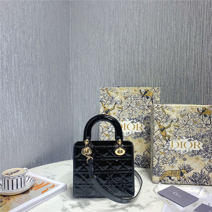 Dior 디올 레이디 20CM (에나멜) M0531