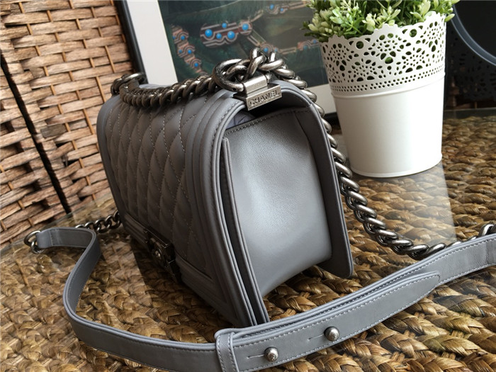 Chanel 샤넬 리보이백 25CM