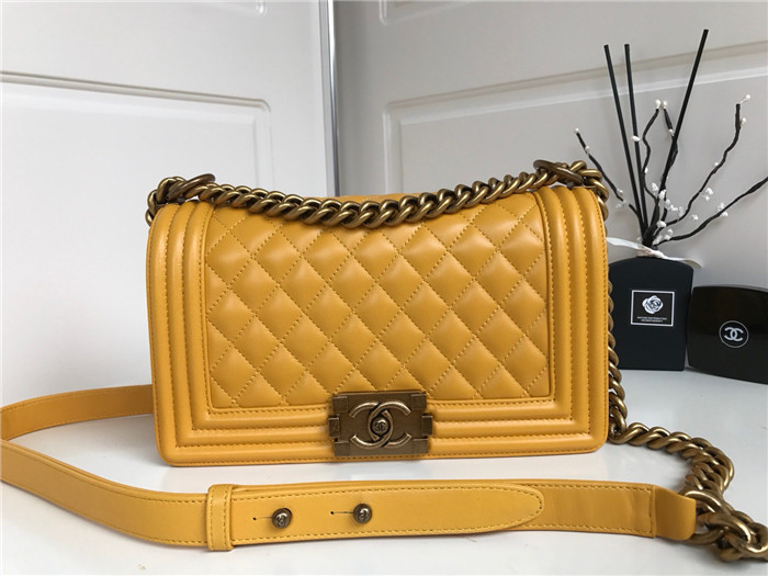 Chanel 샤넬 리보이백 25CM