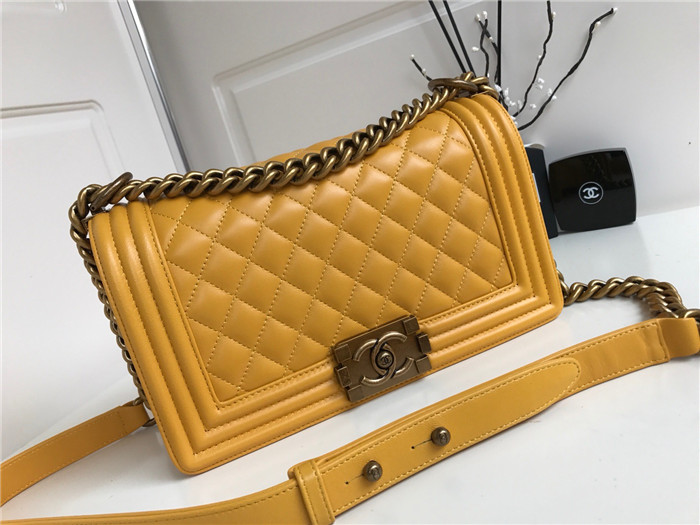 Chanel 샤넬 리보이백 25CM