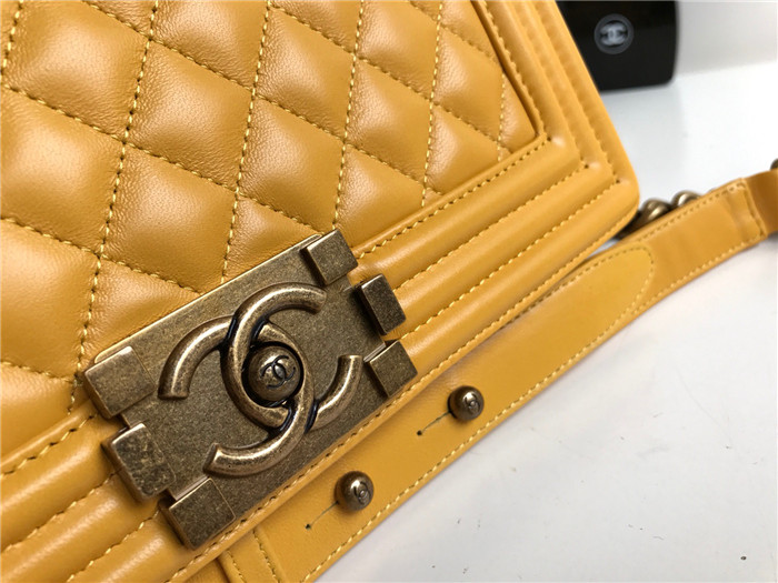 Chanel 샤넬 리보이백 25CM