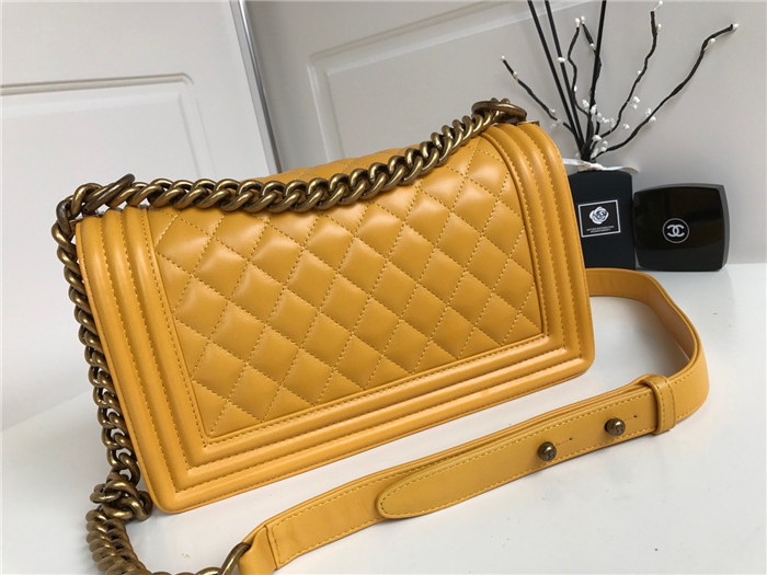 Chanel 샤넬 리보이백 25CM