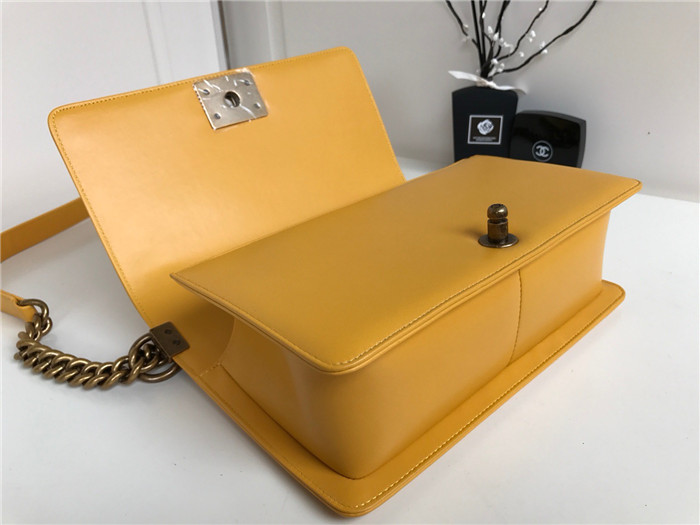 Chanel 샤넬 리보이백 25CM