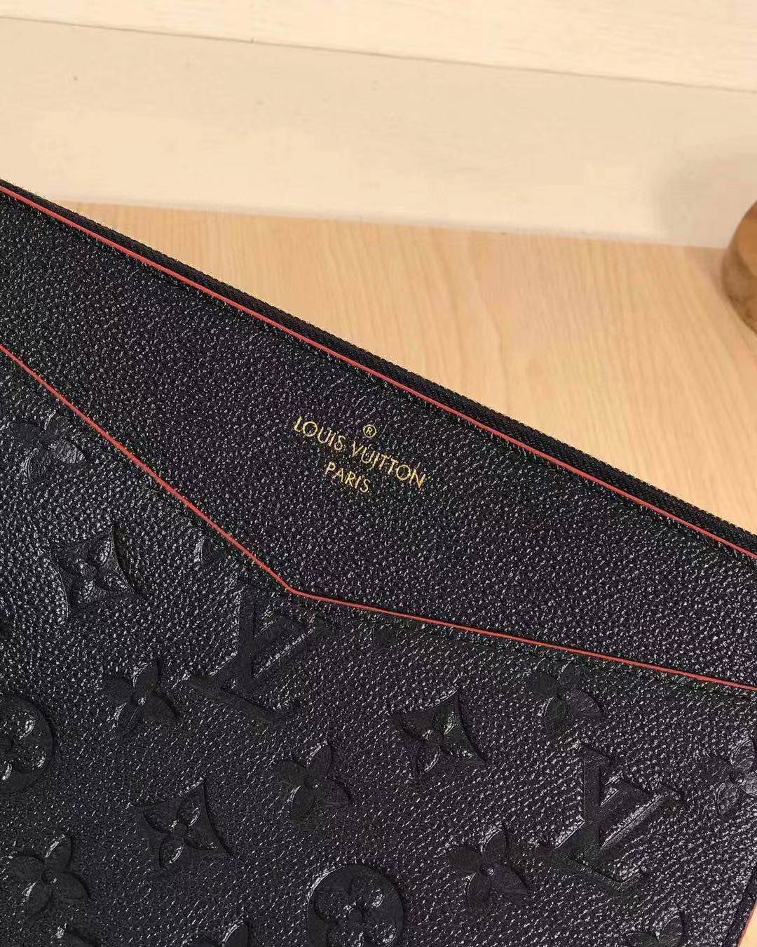 Louis Vuitton 루이비통 신상 포쉐트 멜라니 MM