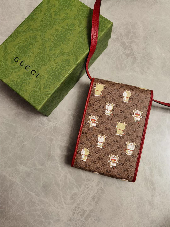 Gucci 구찌 도라에몽 미니 크로스백 647805 2021/신상